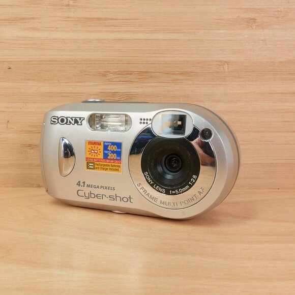 Vintage Sony Cyber-Shot DSC-P43 4.1MP Digital Camera / Made in Japan - Picture 2 of 8